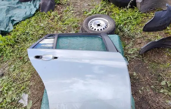 BMW 3 E90 E91 Rear door 41007203648