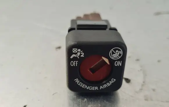 Peugeot 3008 II Passenger airbag on/off switch 9641391277