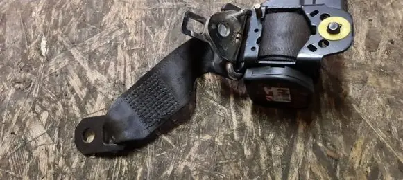 Volvo C70 Rear seatbelt 8600564