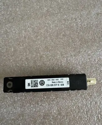 Volkswagen Jetta USA Aerial antenna amplifier 17A035577E