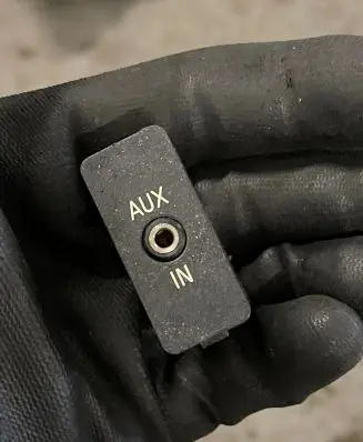 BMW 3 E92 E93 AUX in-socket connector 6940237 13318810 3D001114