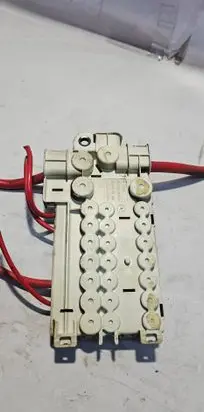 BMW 5 E39 Fuse module 61138370640
