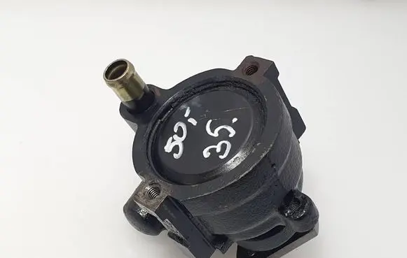 Renault Clio II Power steering pump 7700840105 26043475R 7700840805