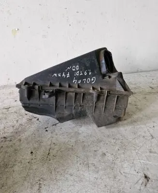Volkswagen Golf IV Air filter box 