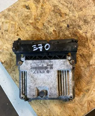 Volkswagen Touran I Engine control unit/module 03G906021AN 03G906021LR 0281013260