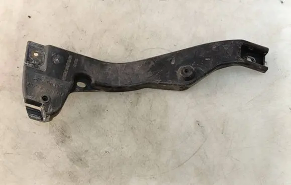 Audi A4 S4 B7 8E 8H Front bumper mounting bracket 8E0807203B
