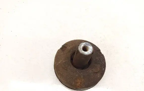Opel Astra H Engine mount bracket