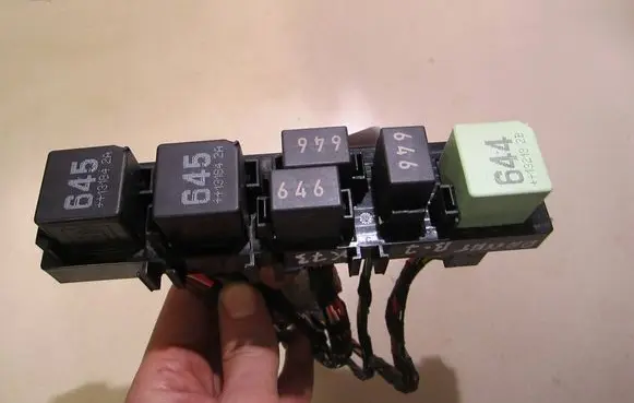 Volkswagen PASSAT B7 Fuse 7N0937503A