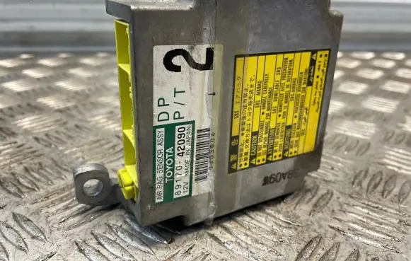 Toyota RAV 4 (XA20) Airbag control unit/module 8917042090