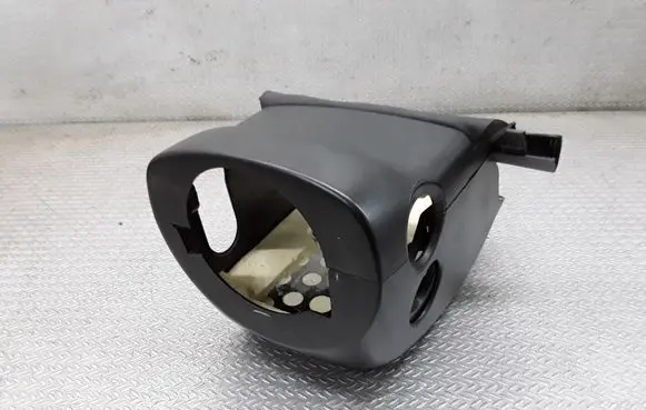 Volkswagen Jetta V Steering wheel column trim