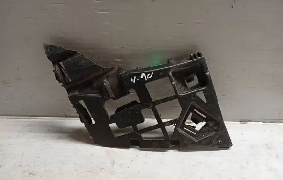 Front bumper mounting bracket