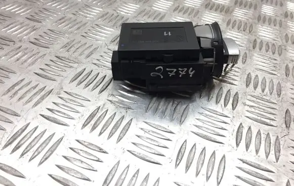 Volkswagen PASSAT B6 Ignition lock 300905843Q