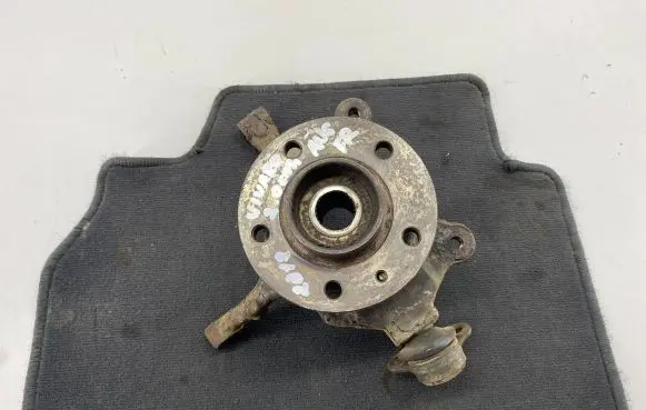 Opel Vivaro Front wheel hub spindle knuckle