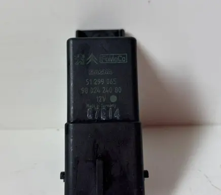 Peugeot 208 Glow plug pre-heat relay 51299065 9802424080