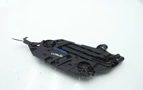 Skoda Octavia Mk2 (1Z) Headlight/headlamp mounting bracket 17035201 17031201