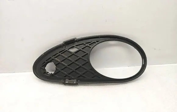 Mercedes-Benz C W203 Front fog light trim/grill A2038850523