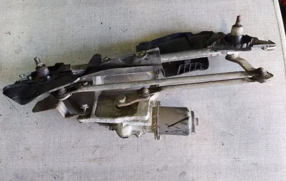 Mazda 3 II Front wiper linkage and motor BBM46737X