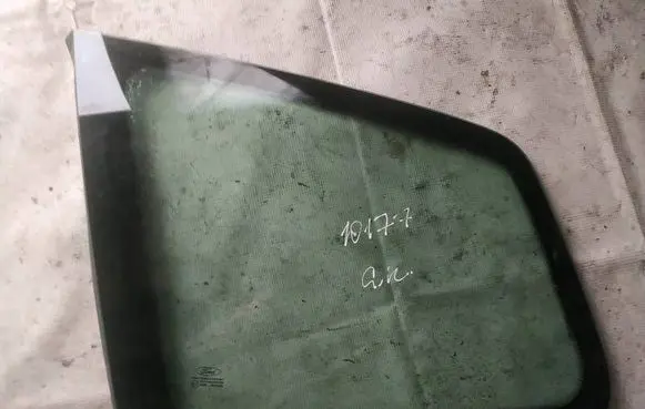 Ford Focus C-MAX Rear side window as2