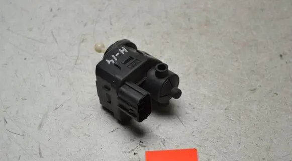 Honda CR-V Headlight level adjustment motor 007878