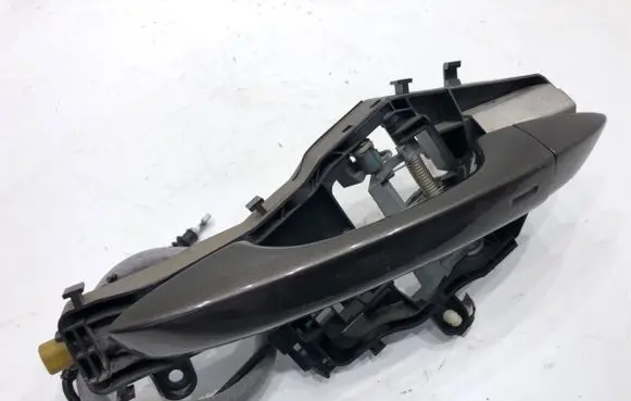 Volkswagen PASSAT B8 Front door exterior handle 