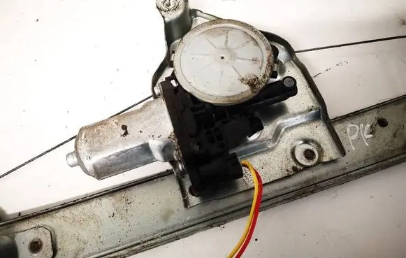 Suzuki Grand Vitara II Front door window regulator motor 8346065J00
