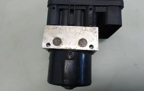 Volkswagen Golf IV ABS Pump 1J0614117F