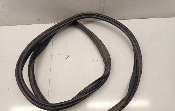 Mini Cooper Countryman F60 Trunk rubber seal (body) 7389384