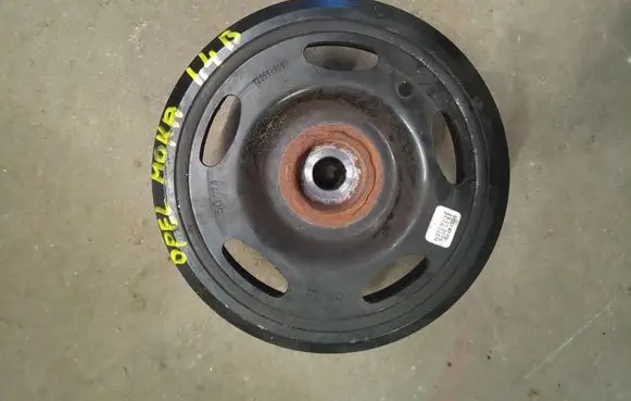Opel Mokka Crankshaft pulley 55574772