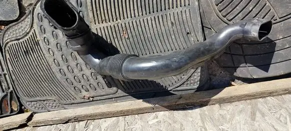Air intake hose/pipe