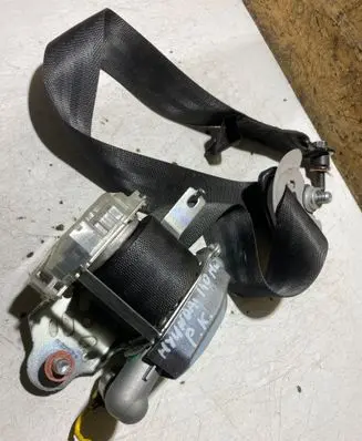 Hyundai i40 Front seatbelt 88810