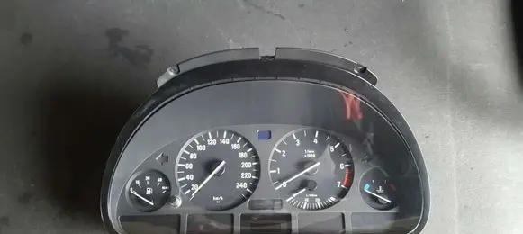 BMW 5 E39 Speedometer (instrument cluster) 62118375900
