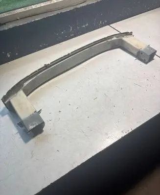 Opel Zafira C Front bumper support beam 39165568