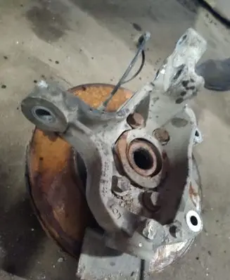 Renault Laguna III Front wheel hub
