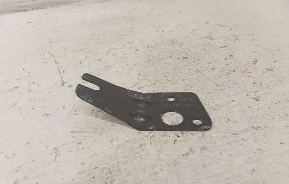 Radiator mount bracket