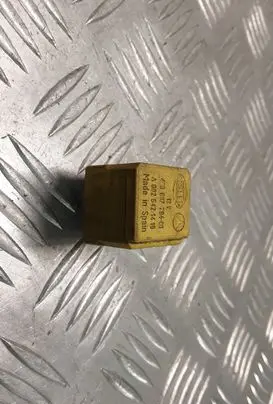 Mercedes-Benz E W210 Other relay A0025421419