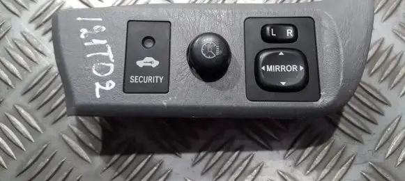 Toyota RAV 4 (XA20) Wing mirror switch 5544642010 55446-42010