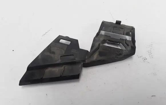 Volvo C70 Front bumper mounting bracket 30633367