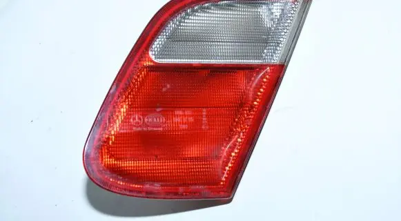 Tailgate rear/tail lights