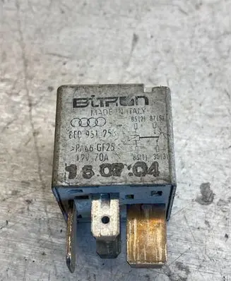 Audi A4 S4 B7 8E 8H Other relay 8e0951253