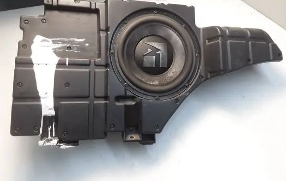 Mitsubishi Pajero Front door speaker 8720A031