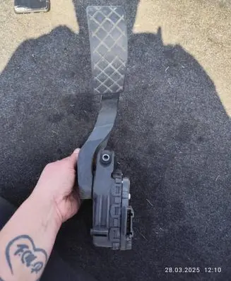 Volkswagen PASSAT B5.5 Accelerator throttle pedal 6PV00837503 8D1721523E 6PV008375