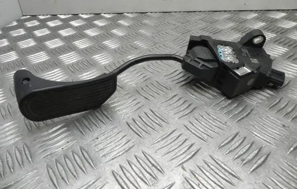 Toyota Urban Cruiser (XP110) Accelerator throttle pedal 07811002072 T8414