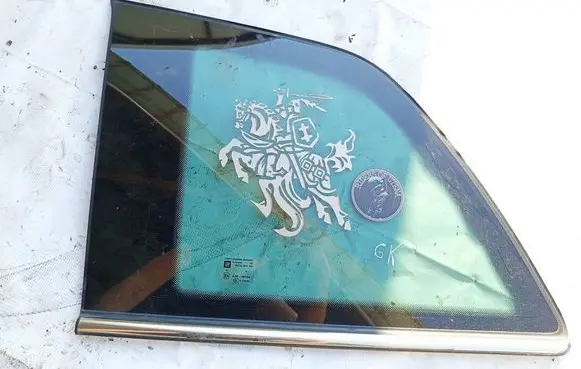 Opel Zafira B Rear side window AS3