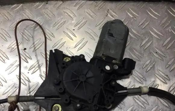Alfa Romeo 156 Front door window regulator motor