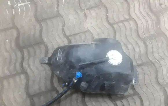 BMW X5 E53 AdBlue liquid reservoir 1184447 6752034