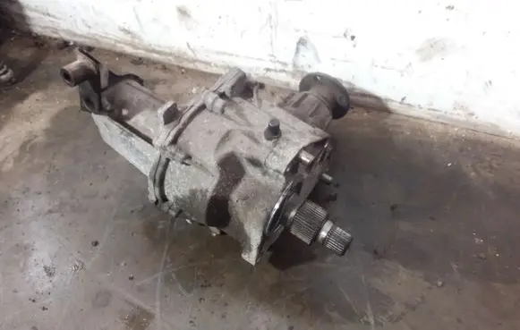 Hyundai Tucson JM Gearbox transfer box case JMVGT39130 H02 F081100081