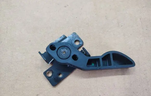 BMW X4 F26 Engine bonnet (hood) release handle 7218568