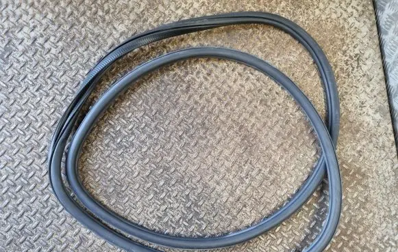 Volkswagen Tiguan Allspace Front door rubber seal 5NN867912
