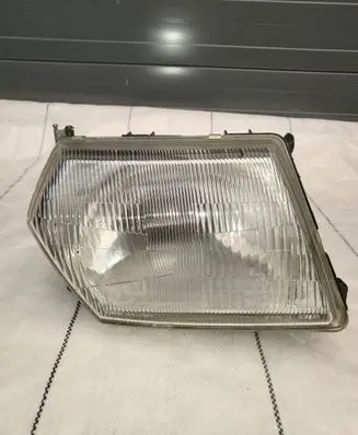 Nissan Patrol Y61 Headlight/headlamp 0263