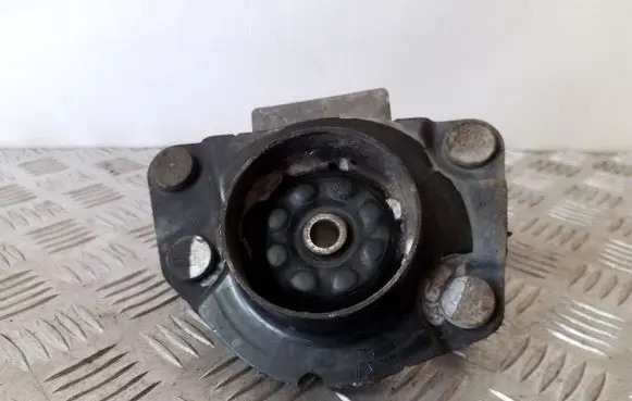 Jeep Cherokee III KJ Coil spring mount 